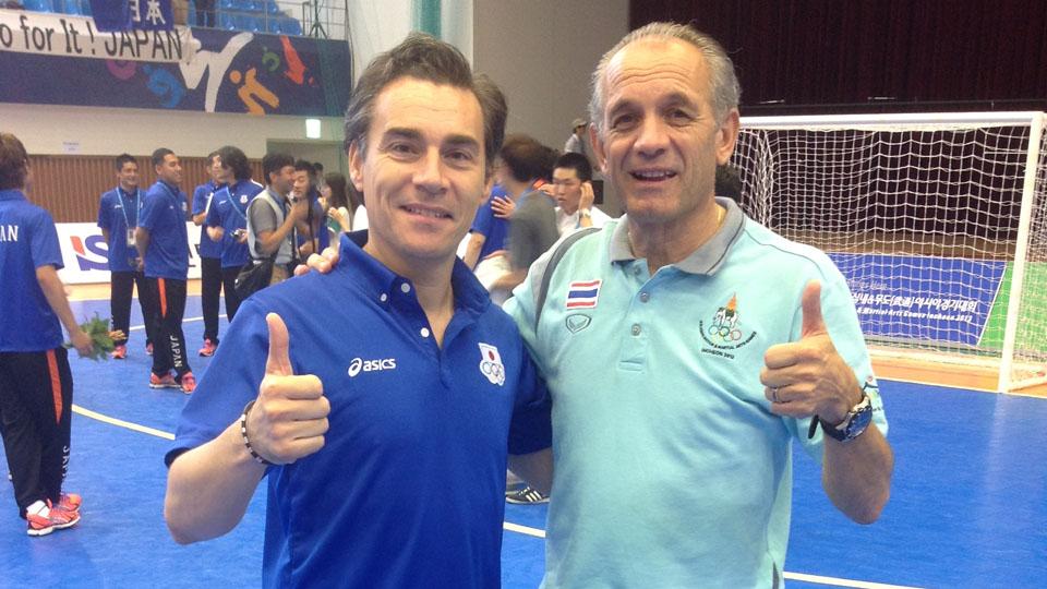 Vic Hermans (kanan) dan Miguel Rodrigo. - INDOSPORT
